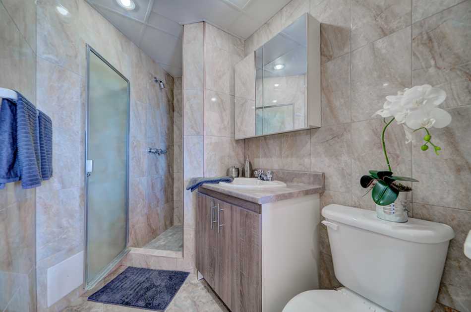 Notre-Dame-de-Grâce Place Sutton #7400 922 - 3