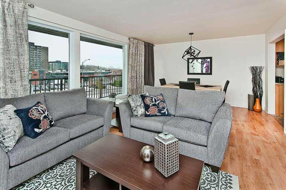 Ste-Foy (Cité-Universitaire) Place du Vallon #841 11 - 7