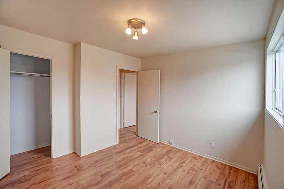 Charlesbourg Place des Cyprès #4212 2 - 2
