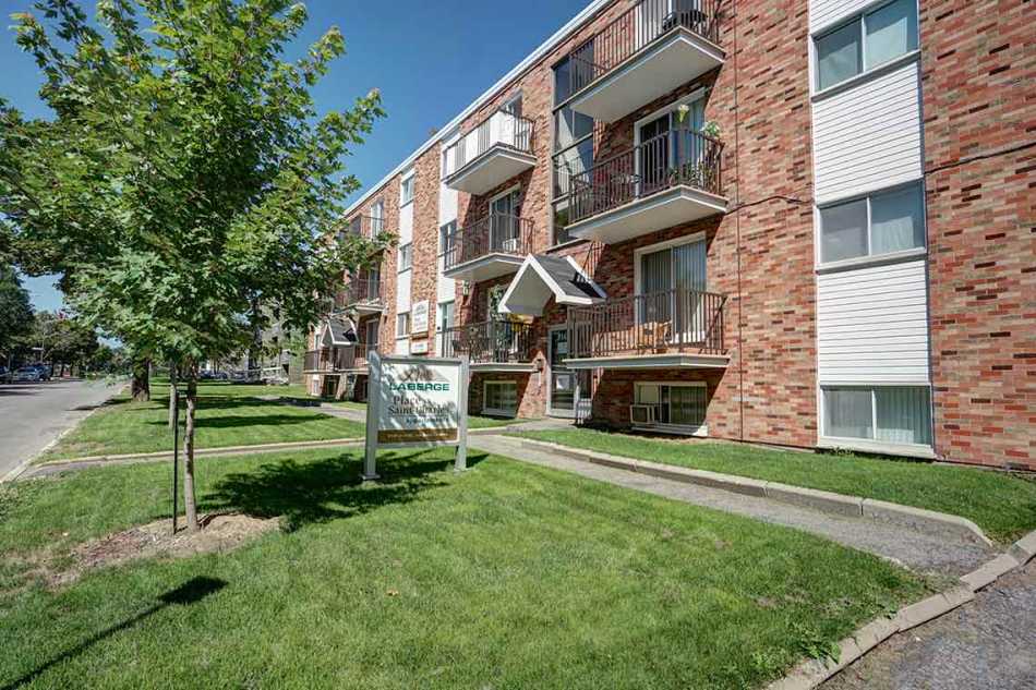Neufchâtel Place St-Charles #9140 2 1 Neufchâtel Place St-Charles #9140 2 1