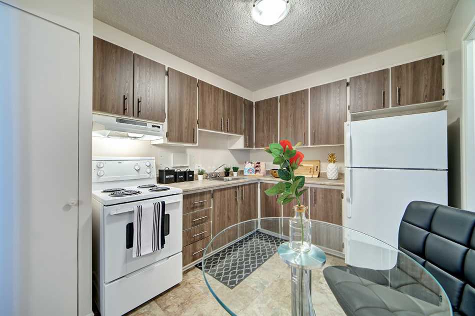 Côte St-Luc Le Oakridge #5795 316 - 1