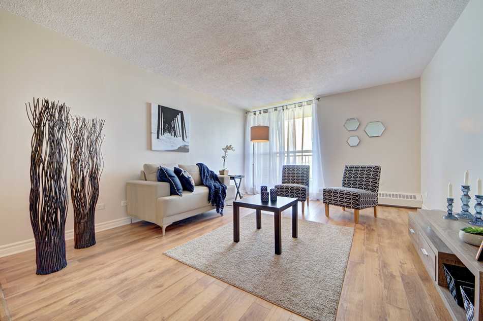 Côte St-Luc Le Oakridge #5795 316 - 2