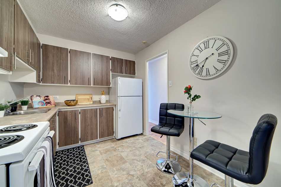 Côte St-Luc Le Oakridge #5795 316 - 5