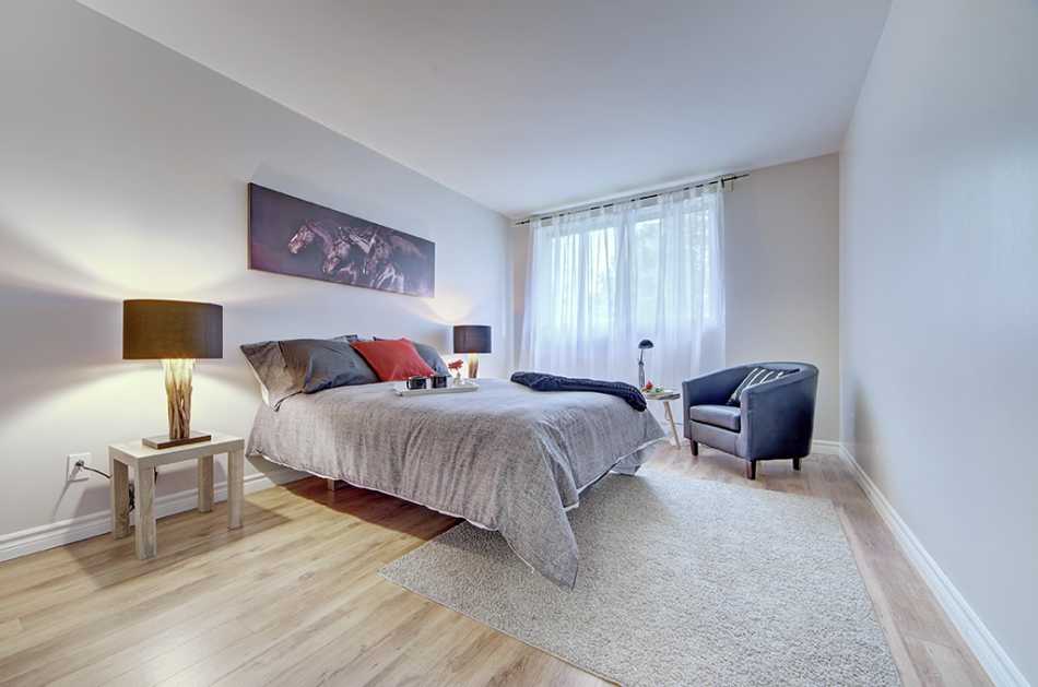 Pierrefonds Le Lalande #9840 420 - 4