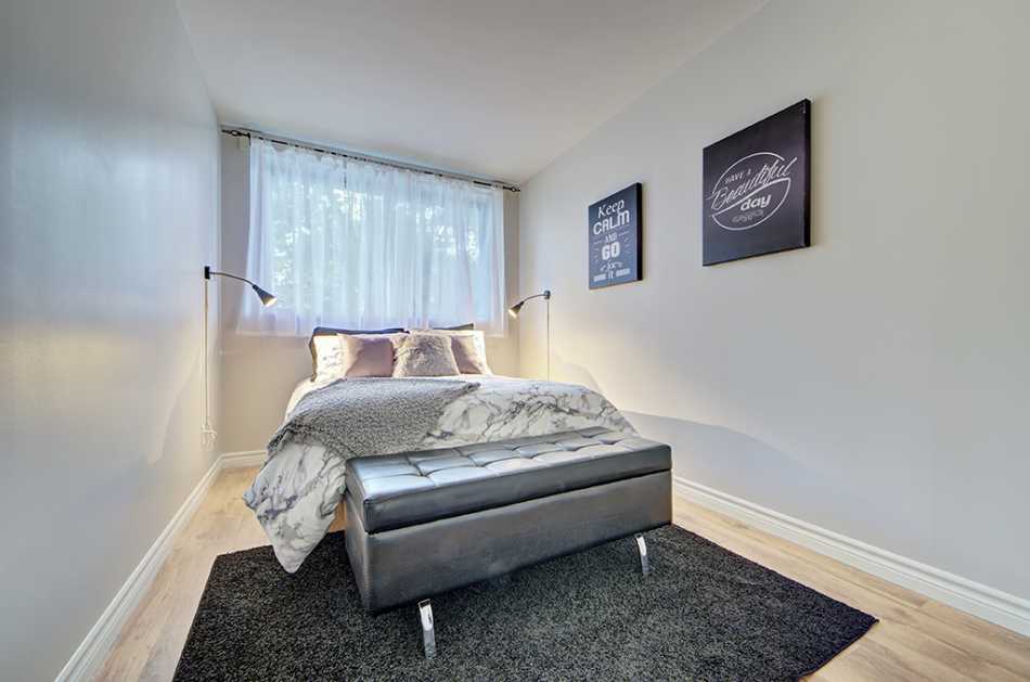 Pierrefonds Le Lalande #9840 420 - 5