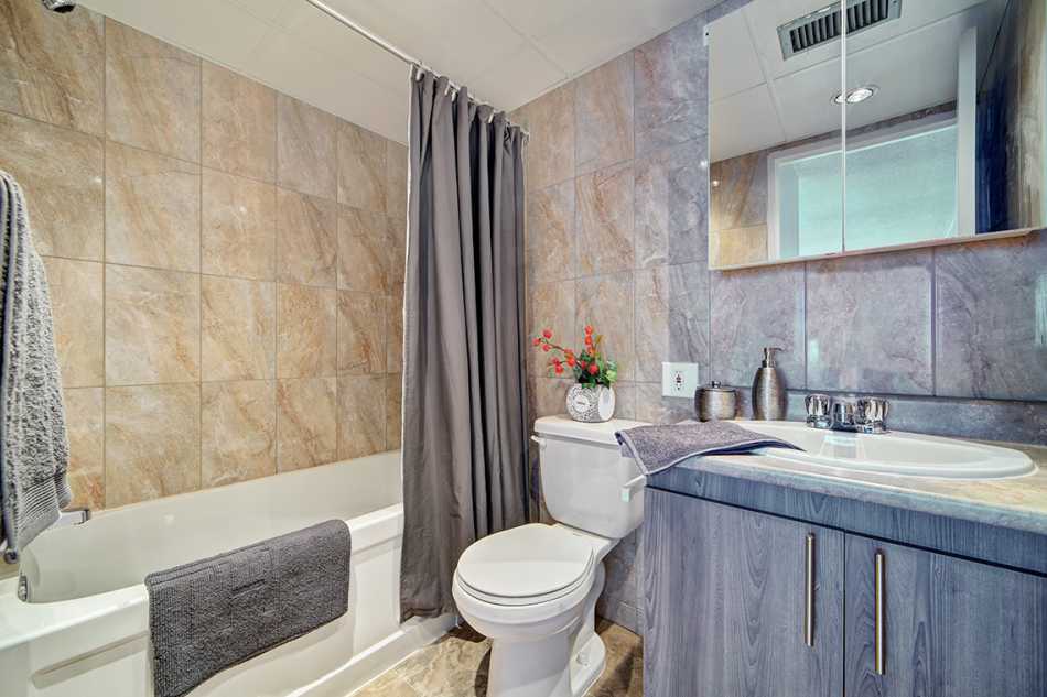 Côte St-Luc Seasons #6600 307 - 7