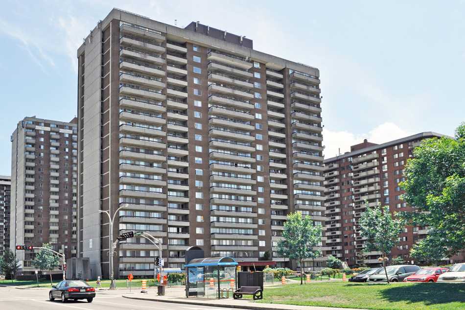 Côte St-Luc Seasons #6600 1711 1 Côte St-Luc Seasons #6600 1711 1