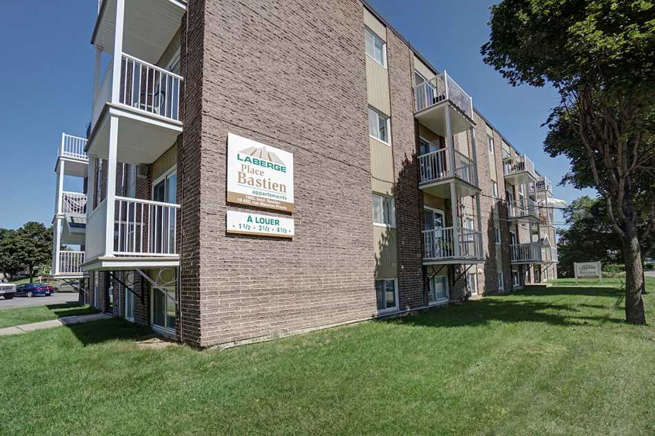 Neufchâtel Place Bastien #10450 7 1