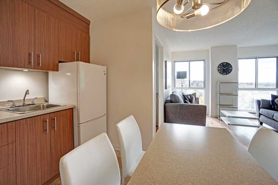 Ste-Foy (Cité-Universitaire) Le Central #735 419 - 2