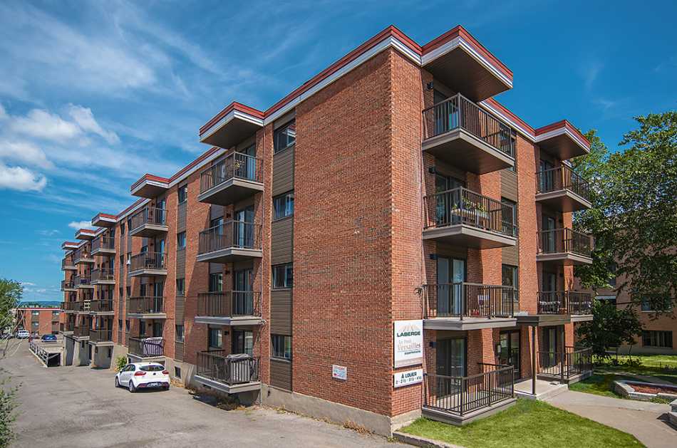 Ste-Foy (Cité-Universitaire) Le Petit Versailles #2240 206 - 2