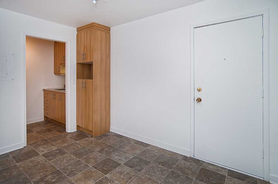 Québec Place 2e Avenue #2255 6 - 2