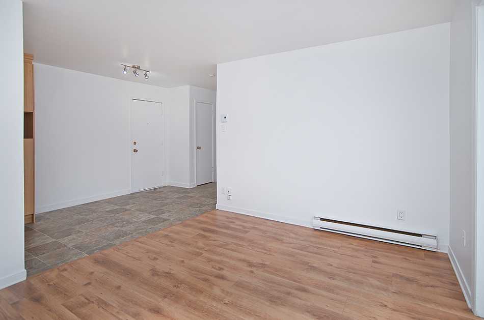 Québec Place 2e Avenue #2255 1 - 6