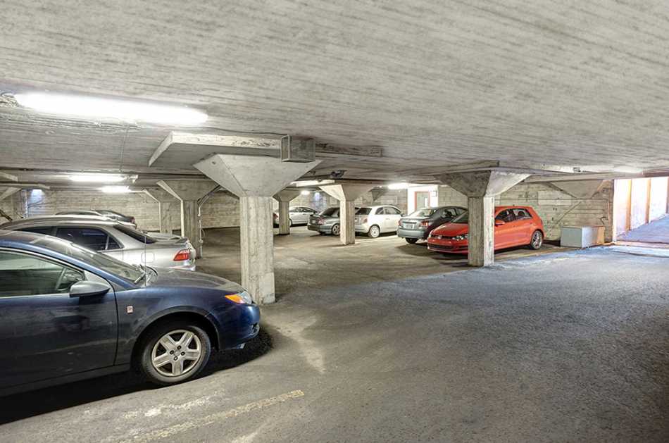 Ste-Foy (Cité-Universitaire) Le Petit Versailles #2240 110 - 4