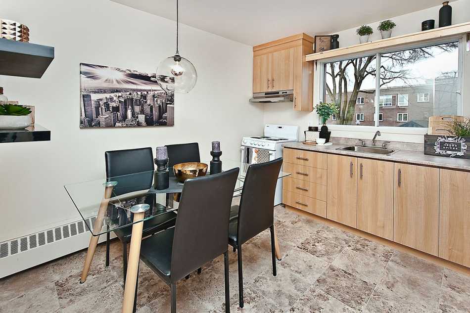 Ste-Foy (Cité-Universitaire) Place Belmont Haut #790 105 - 1