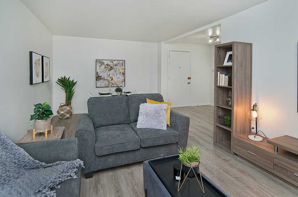 Ste-Foy (Cité-Universitaire) Place Mackay #2208 15 - 12