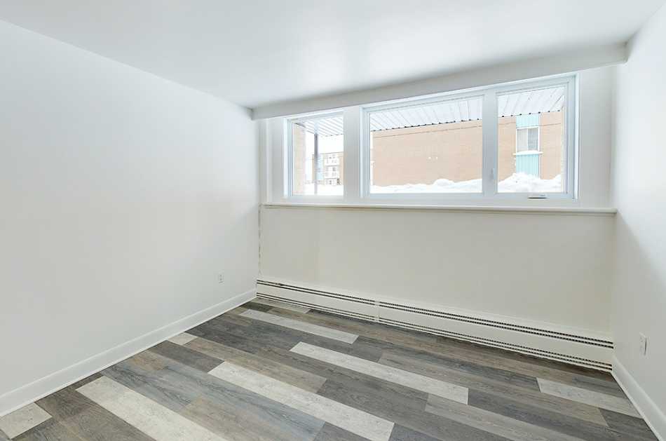 Ste-Foy (Cité-Universitaire) Place du Vallon #841 4 - 9