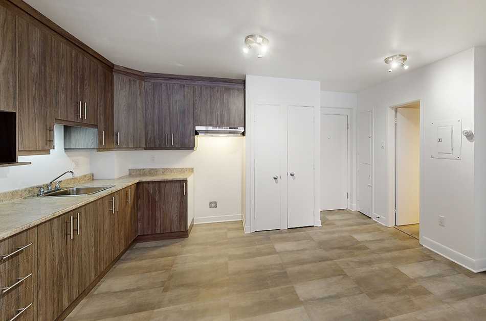 Ste-Foy (Cité-Universitaire) Place du Vallon #841 4 - 1