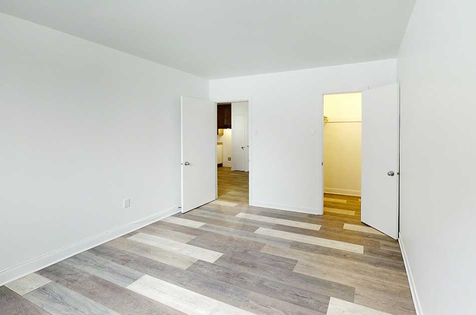 Ste-Foy (Cité-Universitaire) Place du Vallon #841 4 - 7