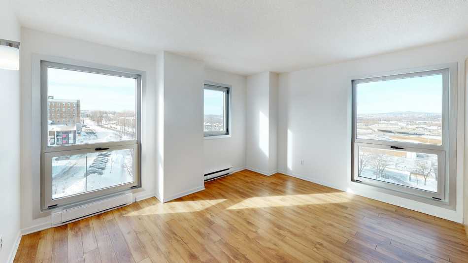 Ste-Foy (Cité-Universitaire) Le Central #735 702 - 9