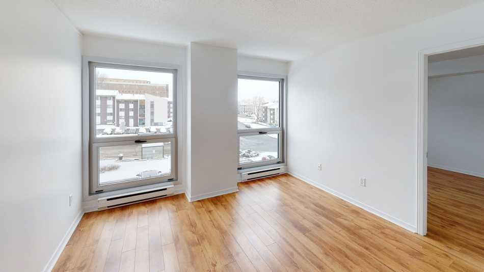 Ste-Foy (Cité-Universitaire) Le Central #735 310 - 9