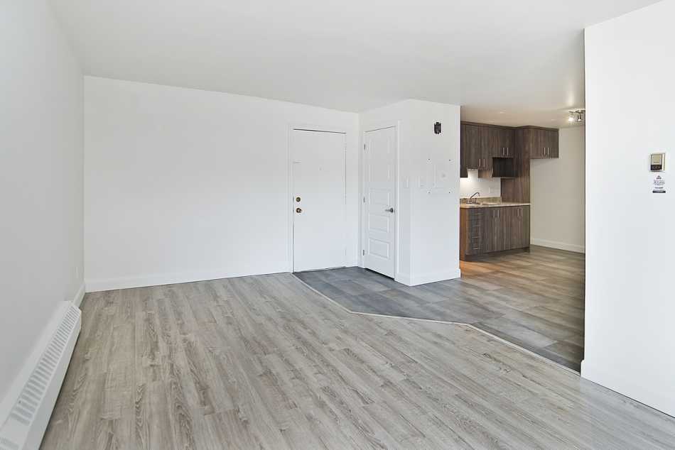 Ste-Foy (Cité-Universitaire) Place Belmont Bas #2175 303 - 8