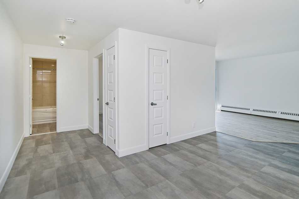 Ste-Foy (Cité-Universitaire) Place Belmont Bas #2175 303 - 9