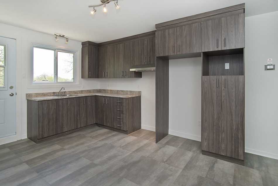 Beauport Le Charleroi #2130 8 - 1