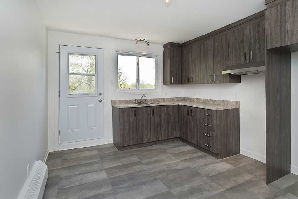 Beauport Le Charleroi #2130 8 - 2