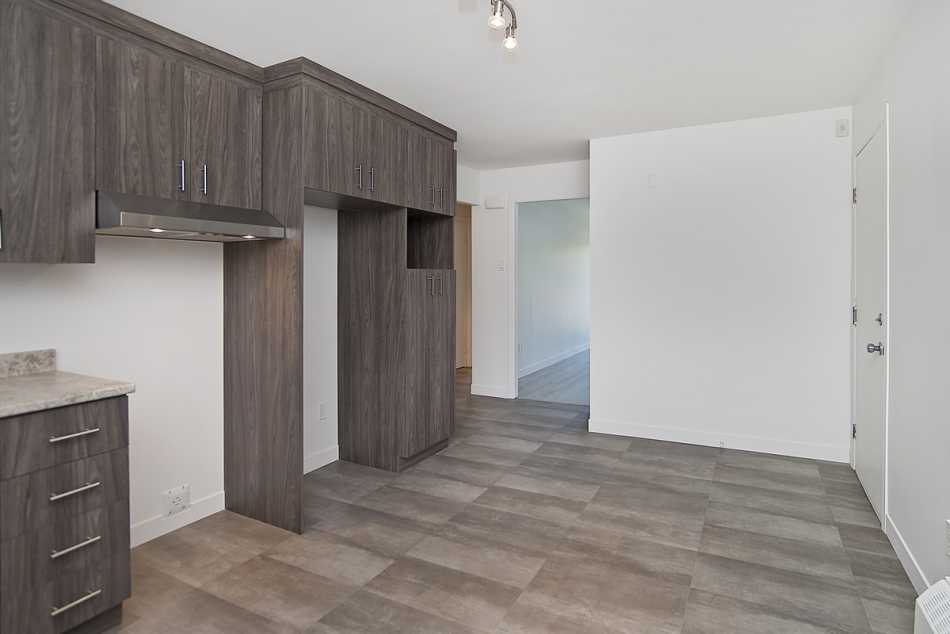 Beauport Le Charleroi #2120 8 - 3