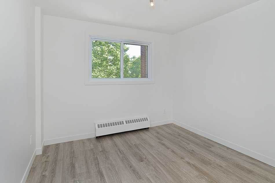 Beauport Le Charleroi #2120 8 - 9