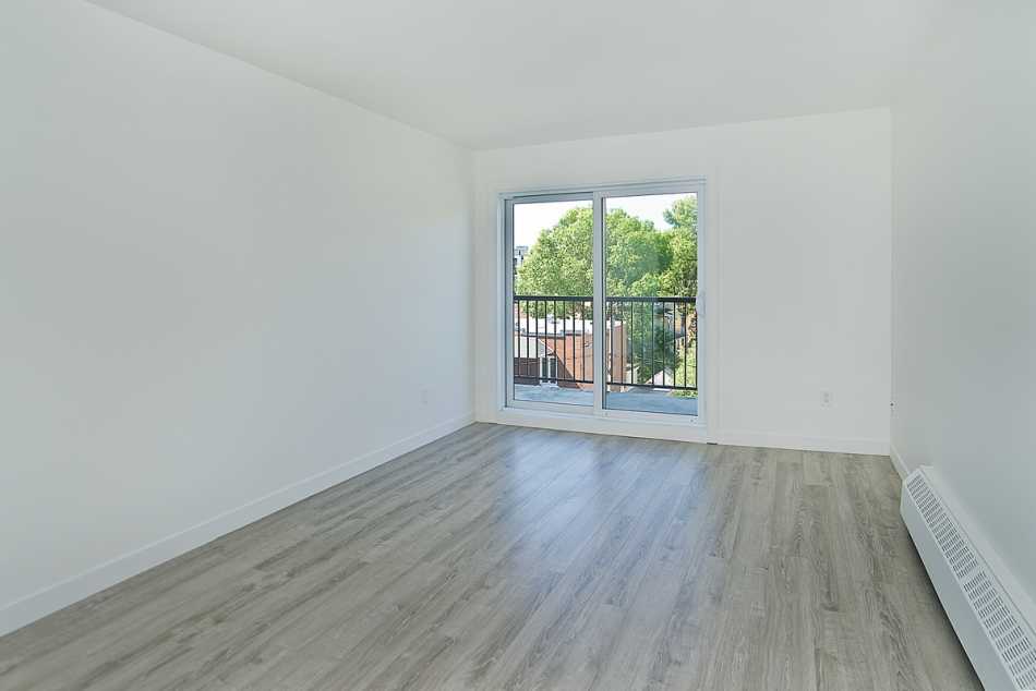 Beauport Le Charleroi #2120 8 - 11
