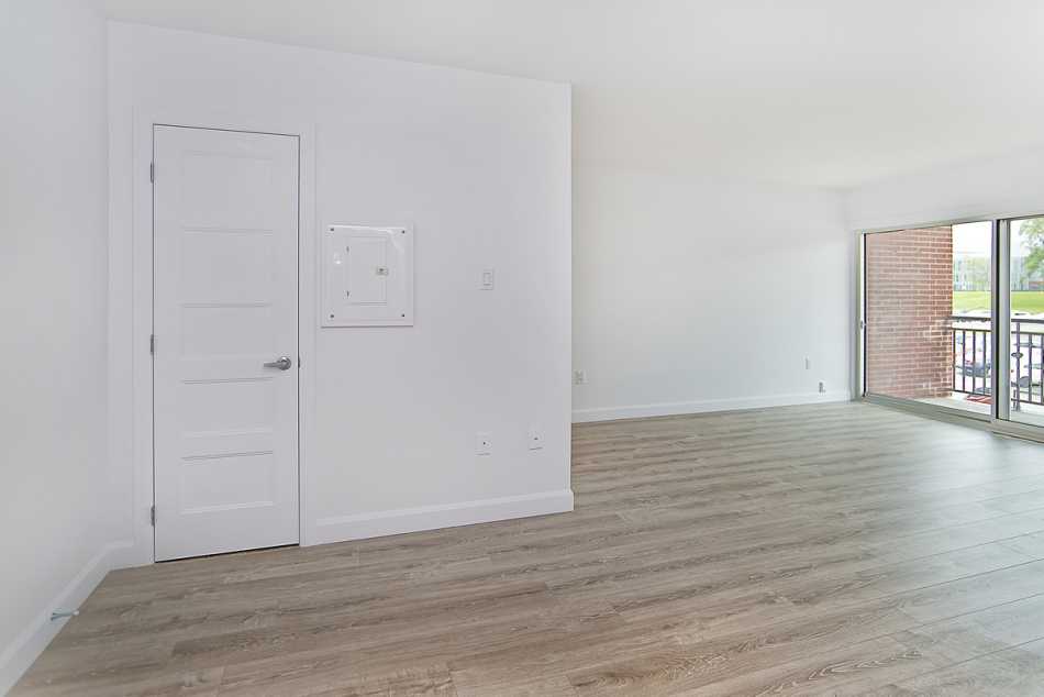 Ste-Foy (Cité-Universitaire) Place Versailles #2280 308 - 11