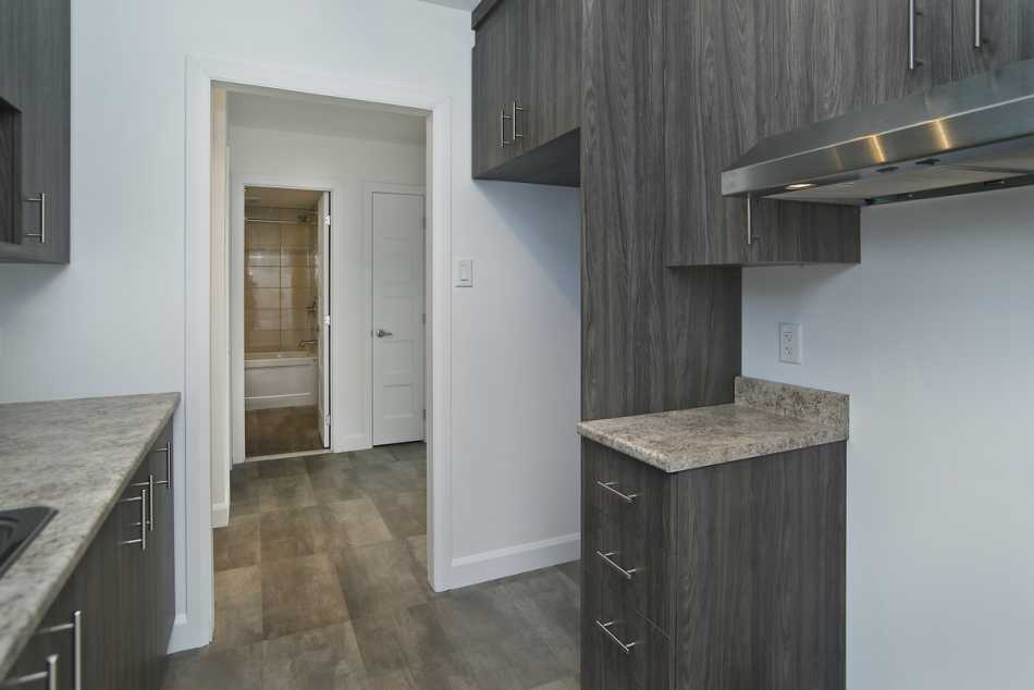 Ste-Foy (Cité-Universitaire) Place Versailles #2280 406 - 1