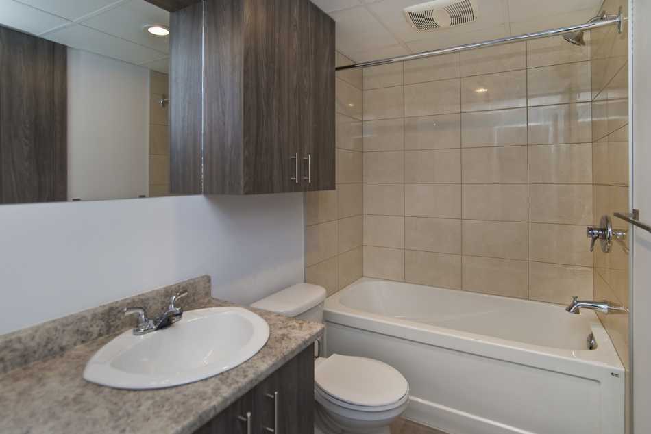 Ste-Foy (Cité-Universitaire) Place Versailles #2280 406 - 4