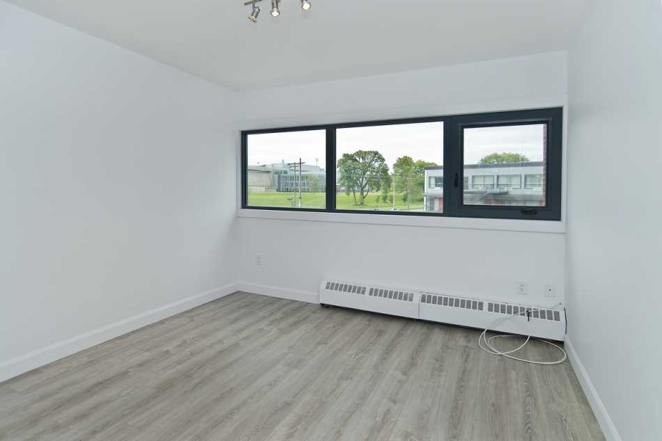 Ste-Foy (Cité-Universitaire) Place Versailles #2280 406 - 5