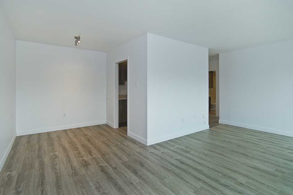 Ste-Foy (Cité-Universitaire) Place Versailles #2280 406 - 9