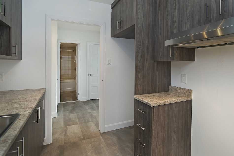 Ste-Foy (Cité-Universitaire) Place Versailles #2280 706 - 1