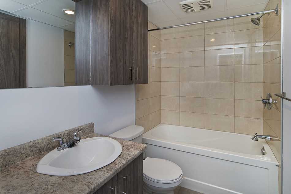 Ste-Foy (Cité-Universitaire) Place Versailles #2280 706 - 3