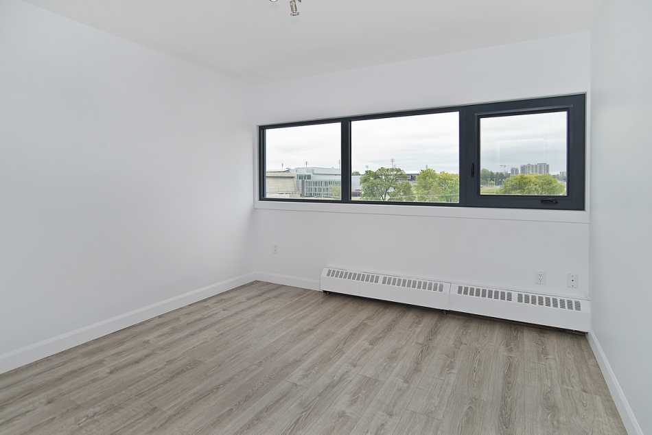 Ste-Foy (Cité-Universitaire) Place Versailles #2280 706 - 4