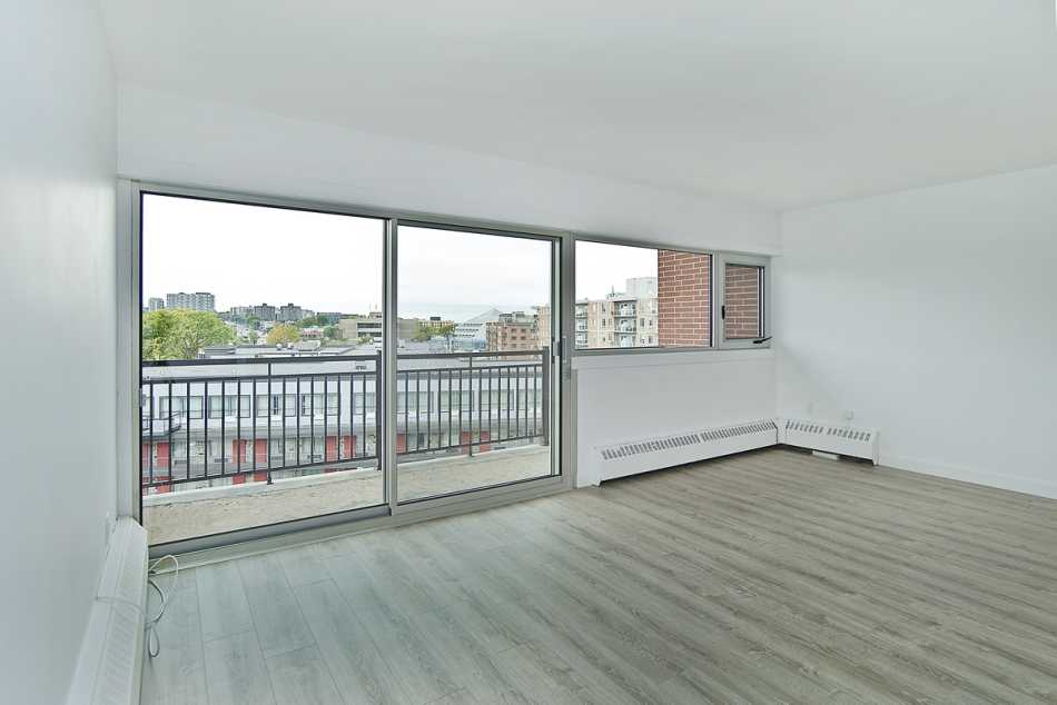 Ste-Foy (Cité-Universitaire) Place Versailles #2280 706 - 6