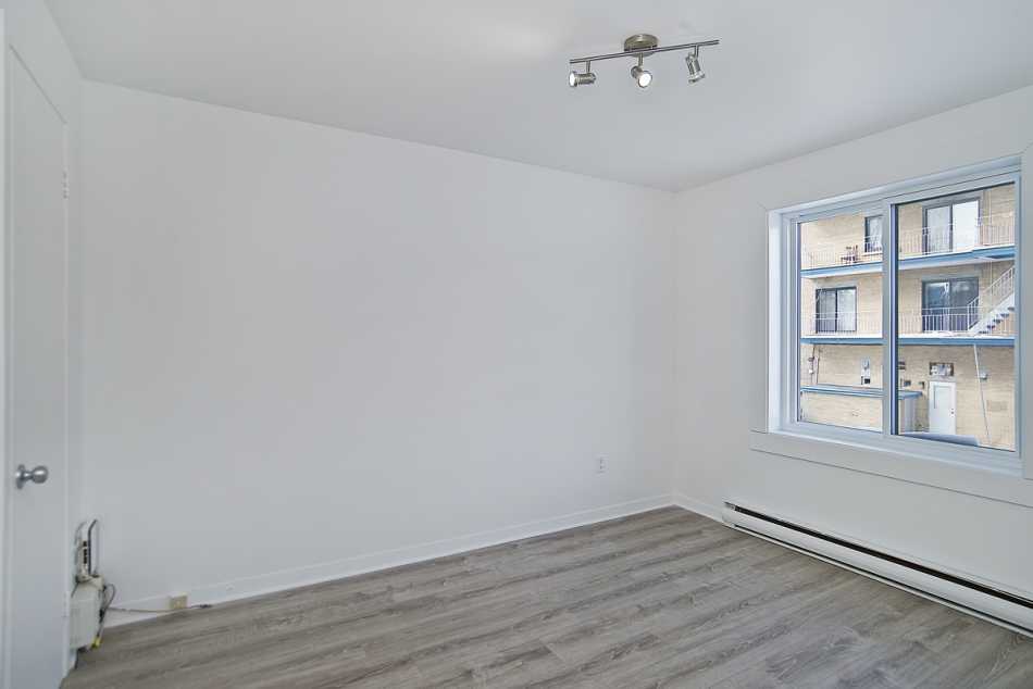 Québec Le Cavalier #2121 16 - 5