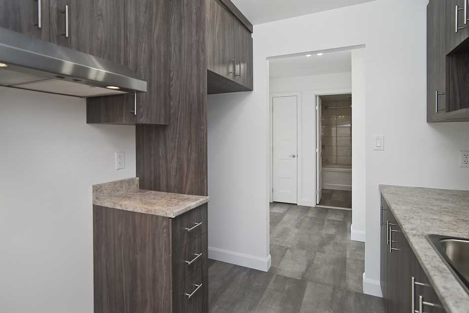 Ste-Foy (Cité-Universitaire) Place Versailles #2272 507 - 2