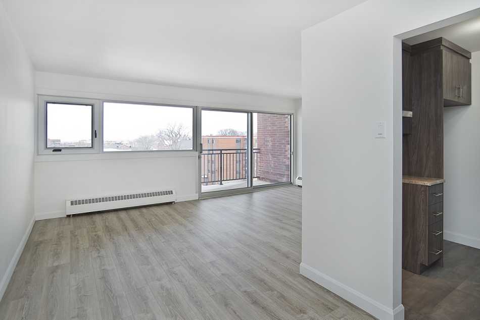 Ste-Foy (Cité-Universitaire) Place Versailles #2272 507 - 3