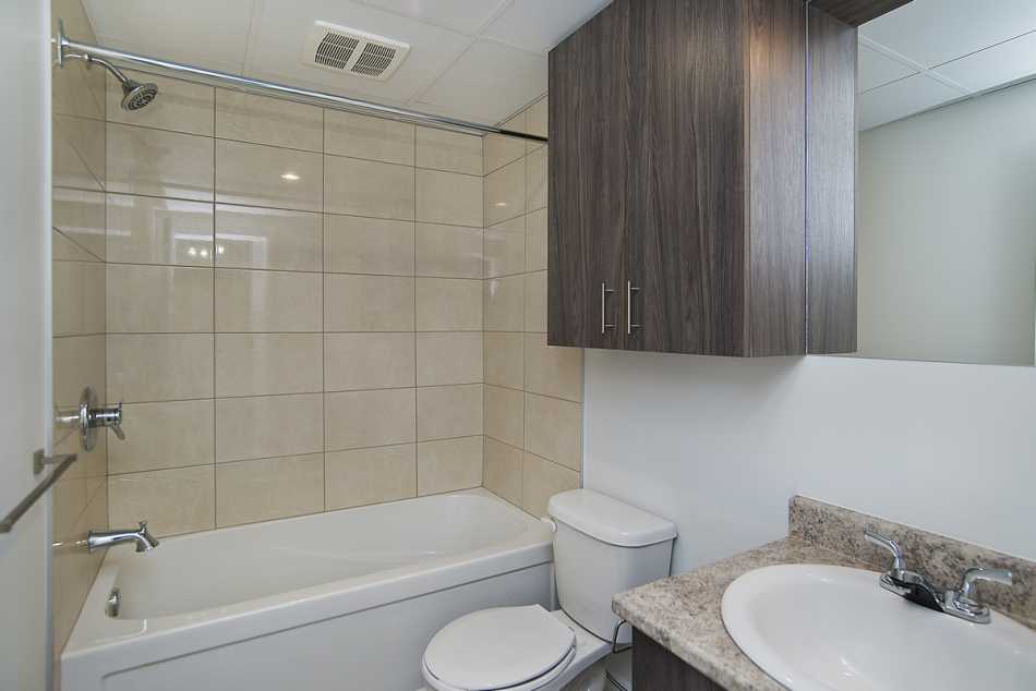 Ste-Foy (Cité-Universitaire) Place Versailles #2272 507 - 4