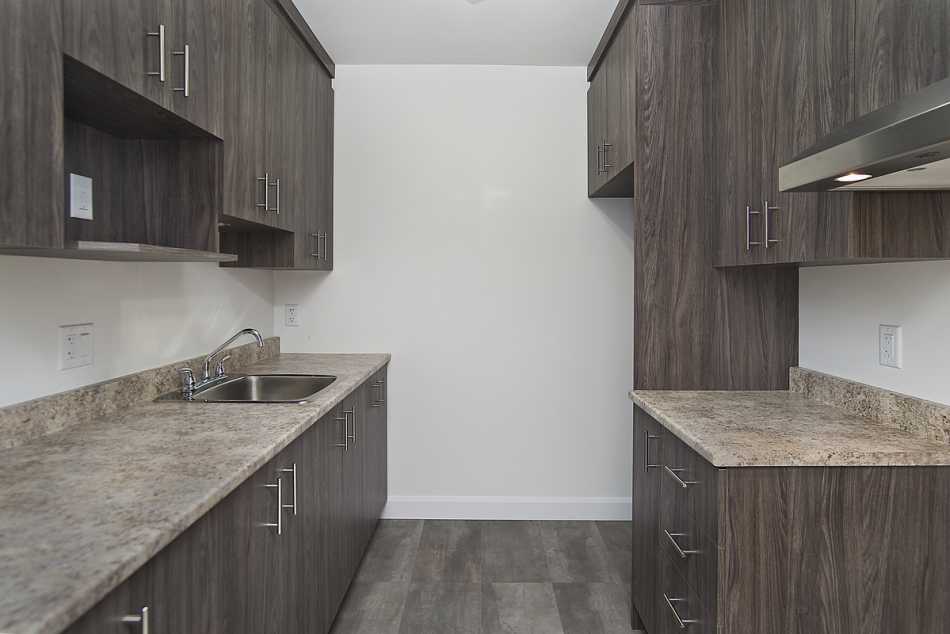 Ste-Foy (Cité-Universitaire) Place Versailles #2280 209 - 1