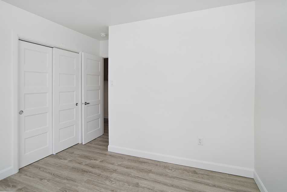 Ste-Foy (Cité-Universitaire) Place Versailles #2280 209 - 6