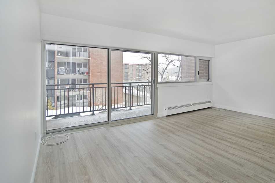 Ste-Foy (Cité-Universitaire) Place Versailles #2280 305 - 6