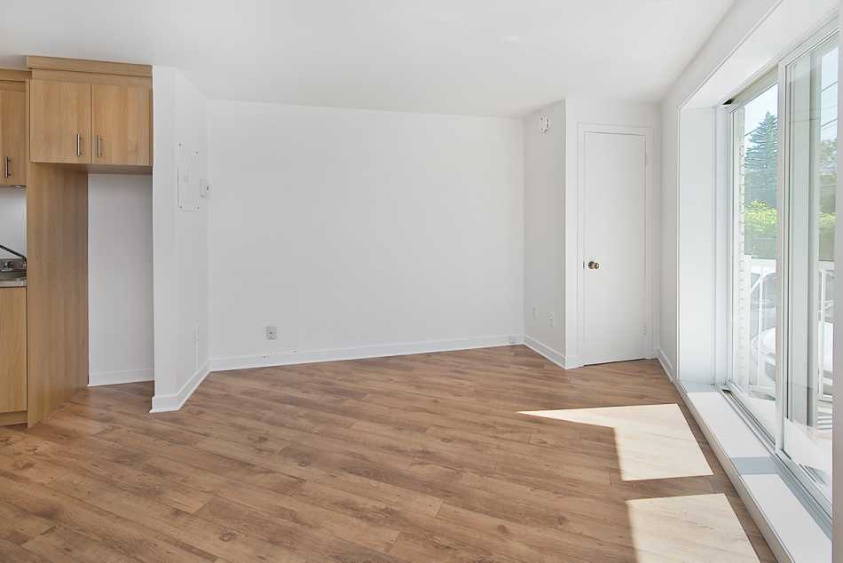 Québec Le Cavalier #2121 10 - 4