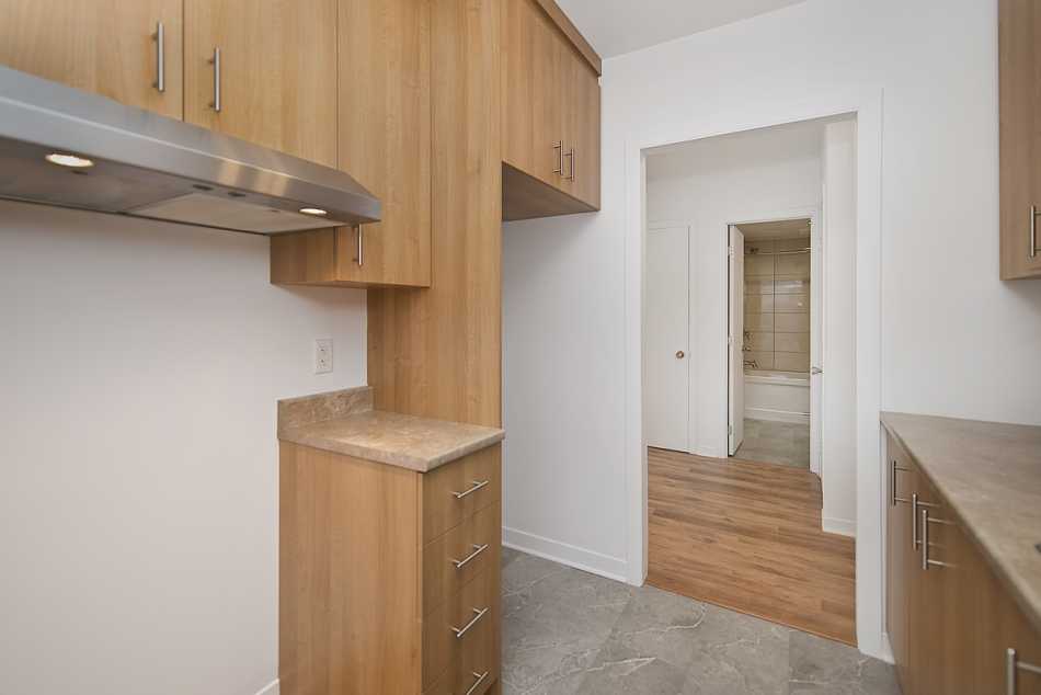 Ste-Foy (Cité-Universitaire) Place Versailles #2280 507 - 2