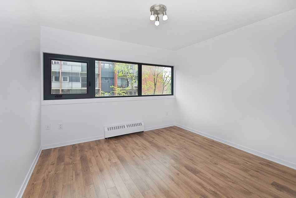 Ste-Foy (Cité-Universitaire) Place Versailles #2280 507 - 6